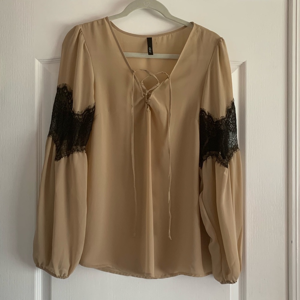 Elon tan and black lace long sleeved blouse